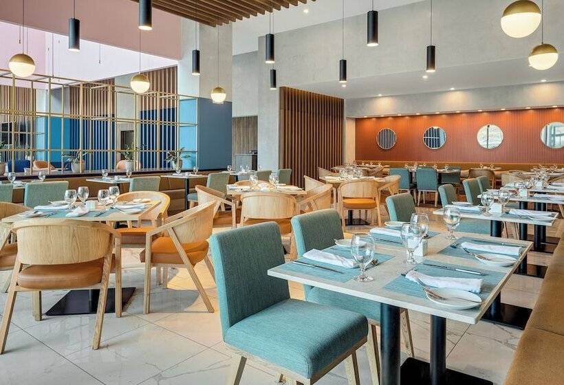 هتل Hilton Garden Inn San Jose Airport City Mall