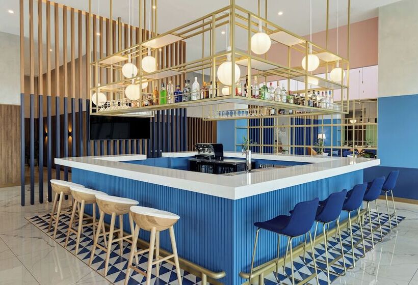 هتل Hilton Garden Inn San Jose Airport City Mall