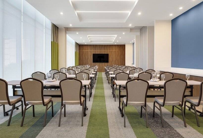 هتل Hilton Garden Inn San Jose Airport City Mall