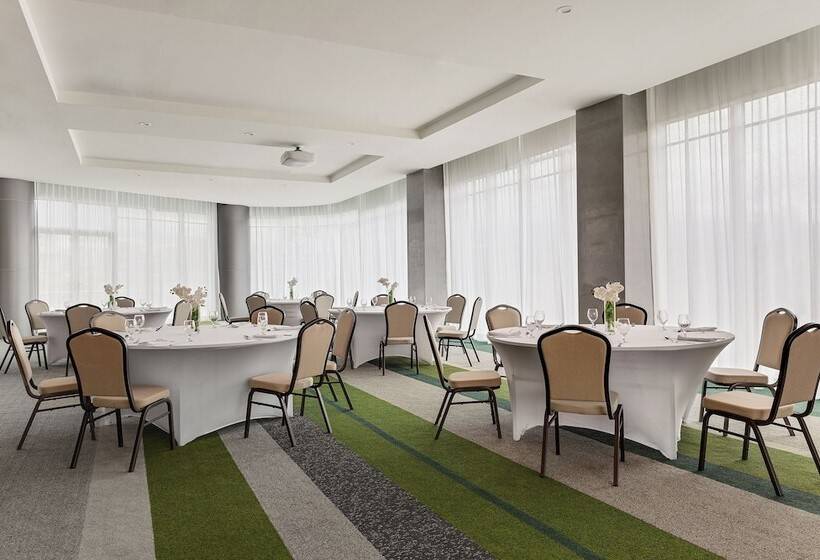 هتل Hilton Garden Inn San Jose Airport City Mall