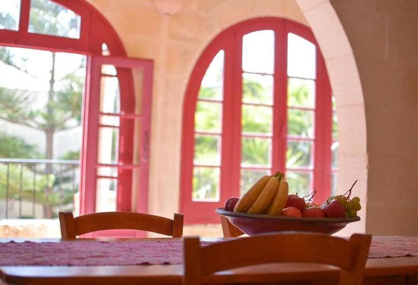 تختخواب و صبحانه Shanti Ghar Gozo