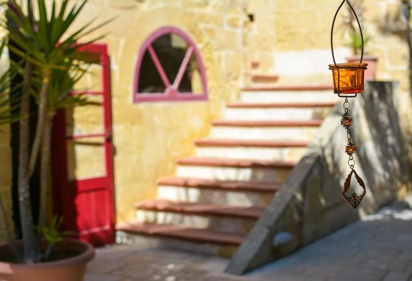 تختخواب و صبحانه Shanti Ghar Gozo