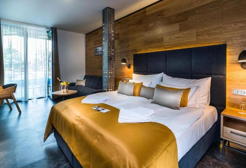 فندق Galeria Thermal Bešeňová