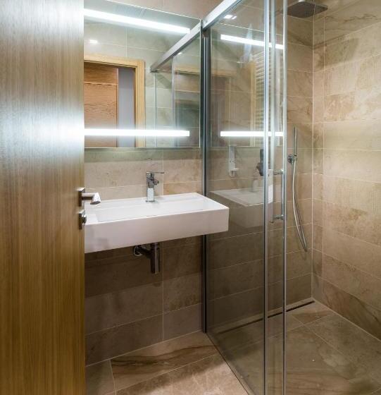 فندق Galeria Thermal Bešeňová