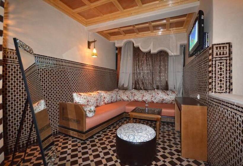 Отель Hôtel Café Restaurant Pyramides