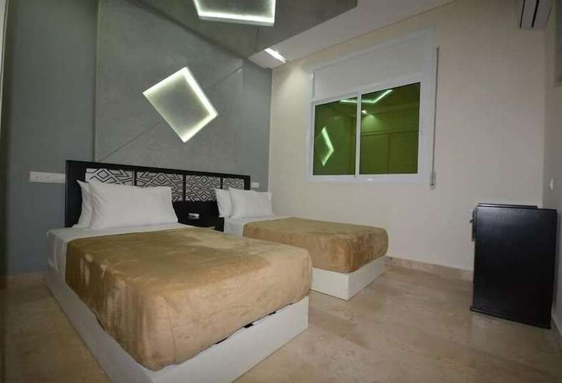 Отель Hôtel Café Restaurant Pyramides