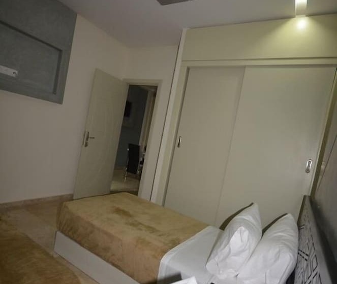 Отель Hôtel Café Restaurant Pyramides