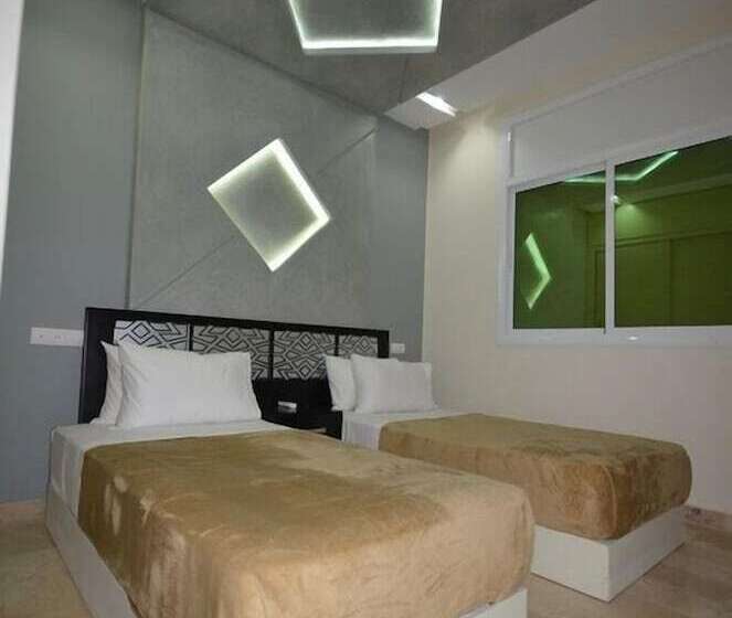 Отель Hôtel Café Restaurant Pyramides