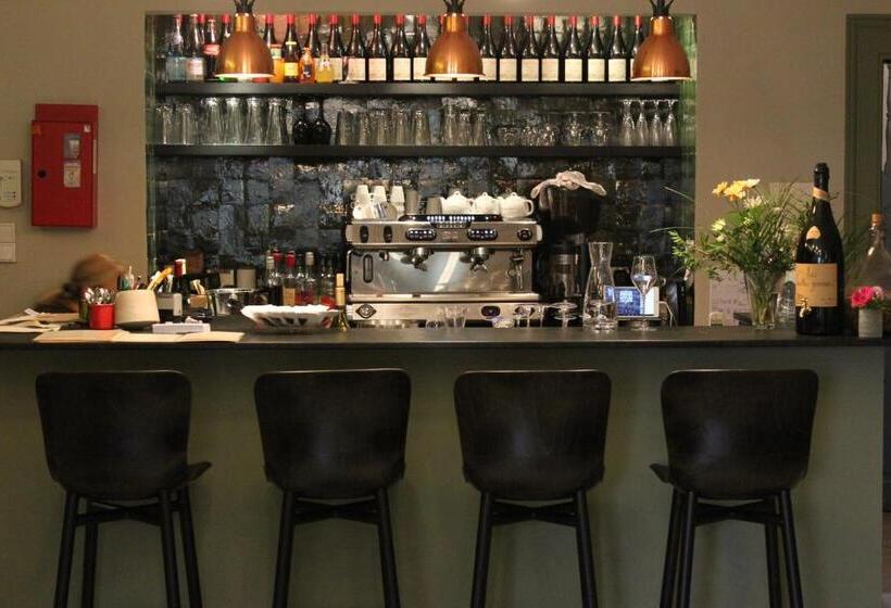 호텔 Hôtel Courtille De Solutré