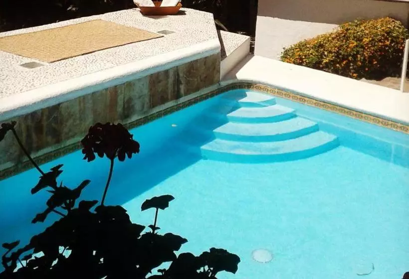 Hotelli La Casona Breakfast & Wellness Center
