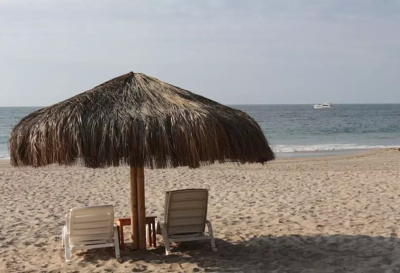 هتل Punta Sal Suites & Bungalows Resort