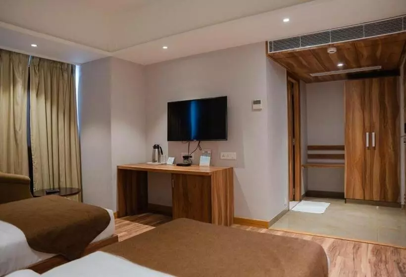 Hotelli The Shiv Regency