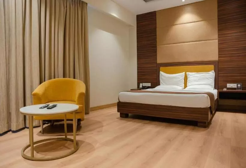 Hotelli The Shiv Regency