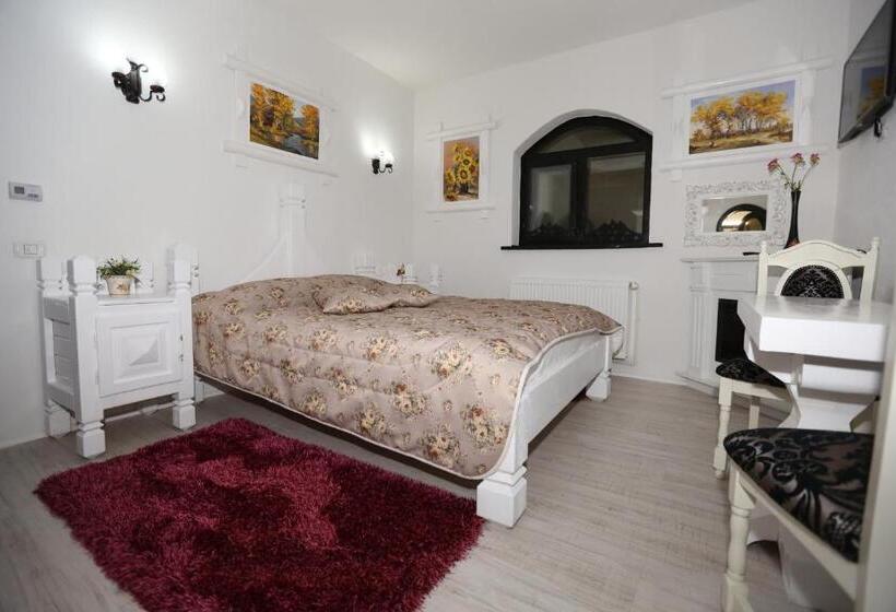 استراحتگاه Complex Lions Bucovina