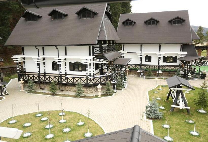 استراحتگاه Complex Lions Bucovina