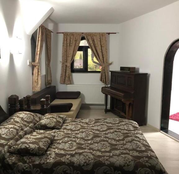 استراحتگاه Complex Lions Bucovina