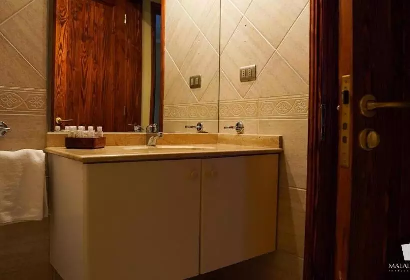 استراحتگاه Malalcahuello Thermal Hotel & Spa