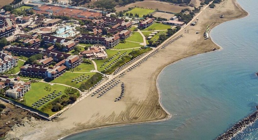 リゾートホテル Robinson Cyprus