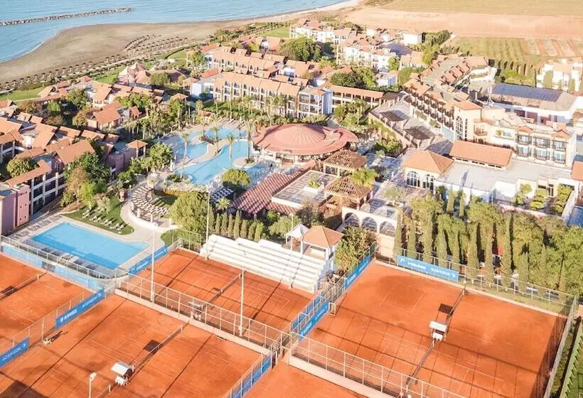 リゾートホテル Robinson Cyprus