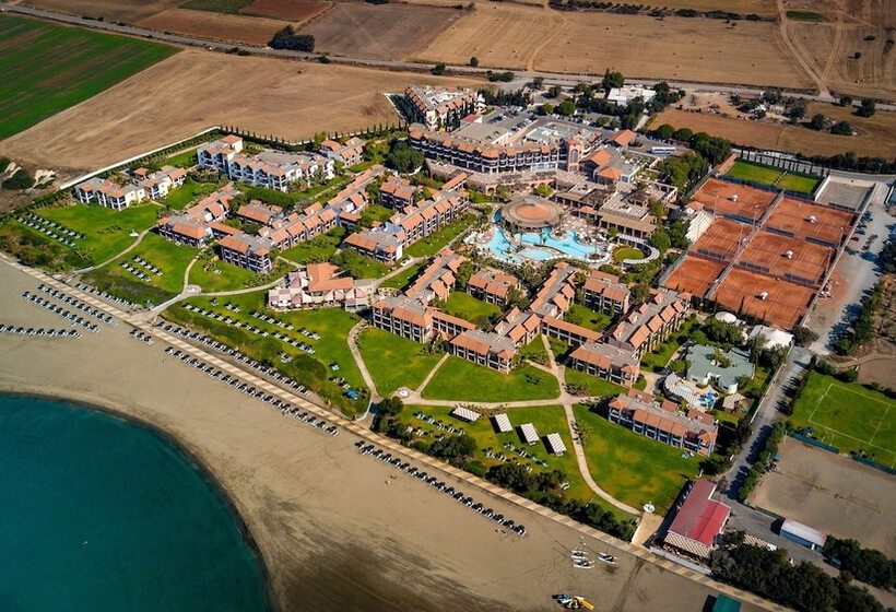 リゾートホテル Robinson Cyprus