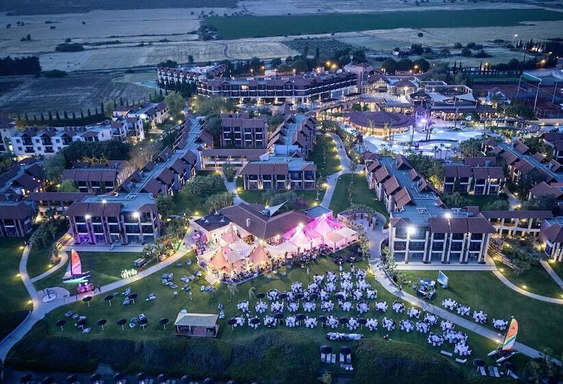 リゾートホテル Robinson Cyprus