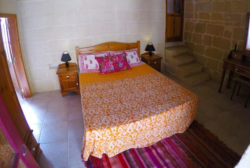 تختخواب و صبحانه Shanti Ghar Gozo