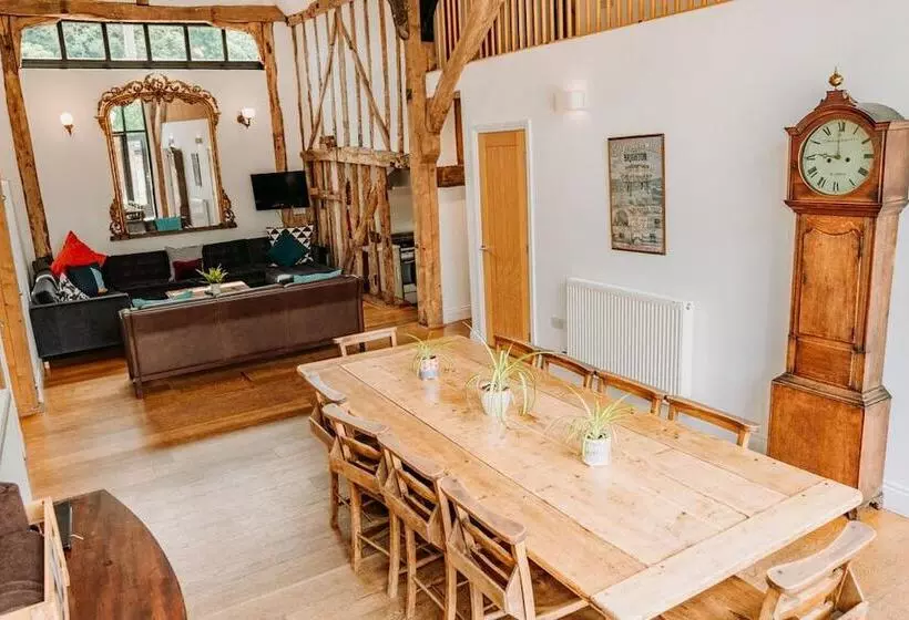 Hotelli Creeksea Place Barns