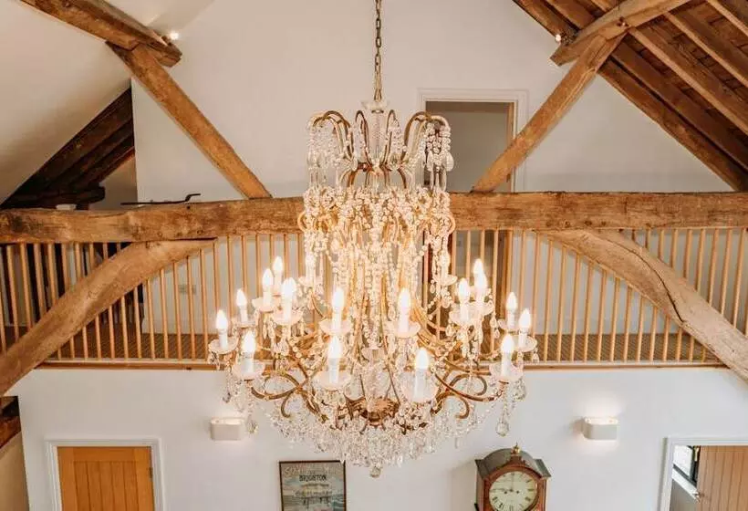 Hotelli Creeksea Place Barns