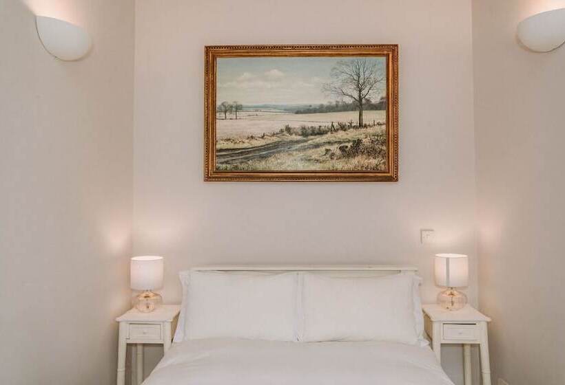 Отель Creeksea Place Barns