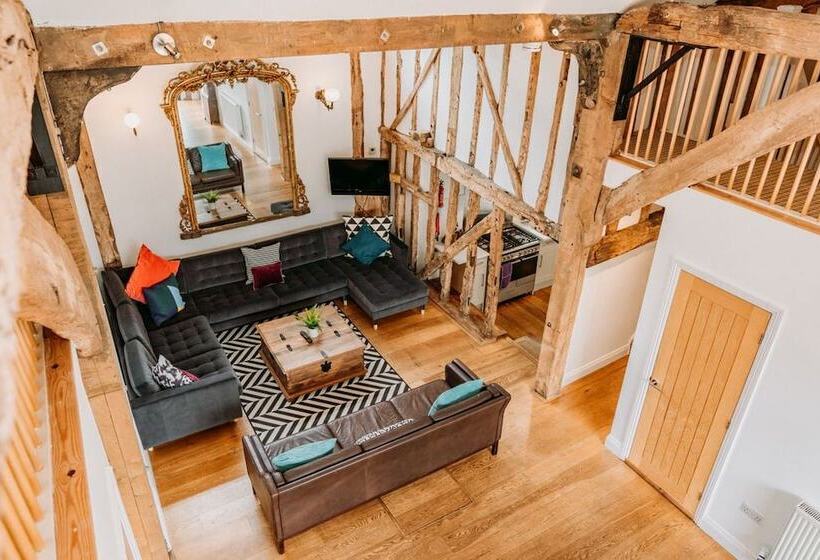 Отель Creeksea Place Barns