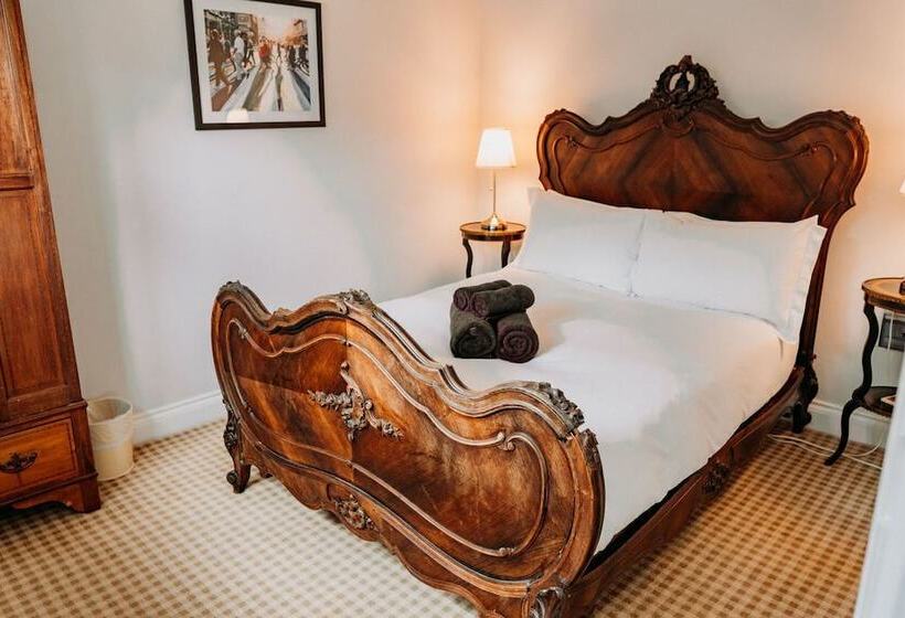 Отель Creeksea Place Barns