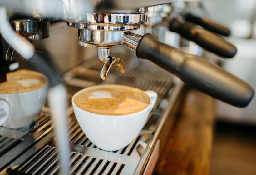 Отель Creeksea Place Barns