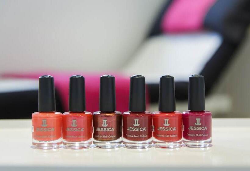 Отель Creeksea Place Barns