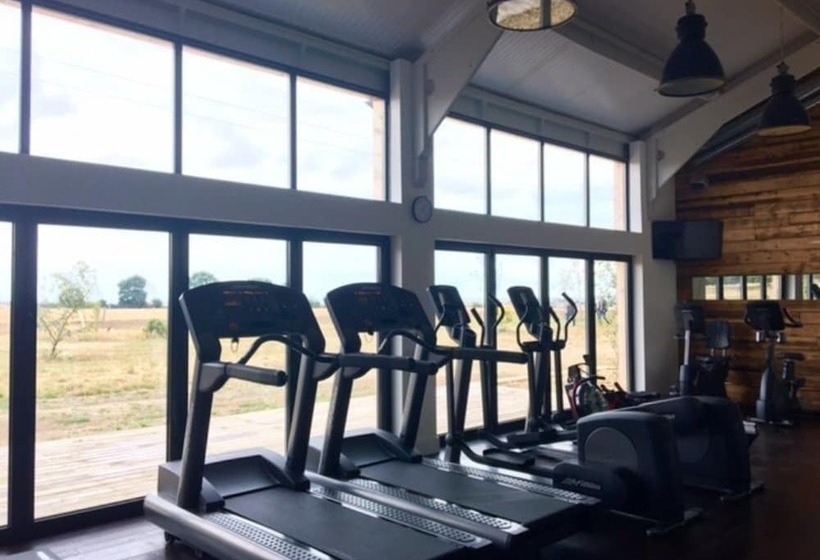 Отель Creeksea Place Barns