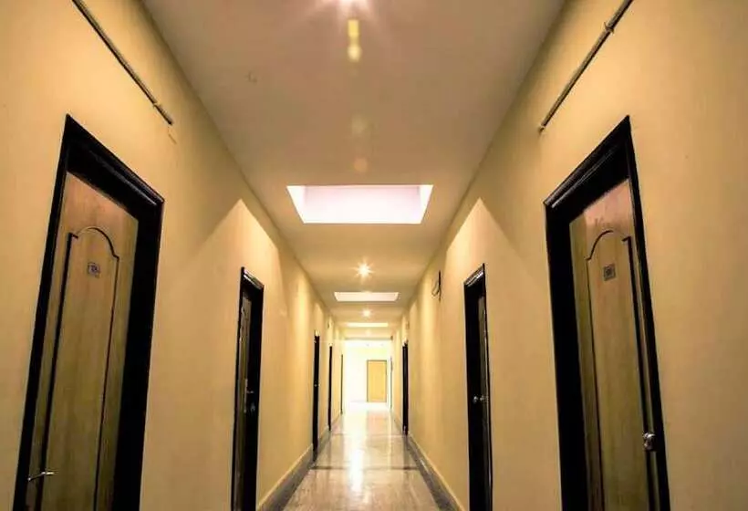 ホテル Empire Gandhidham