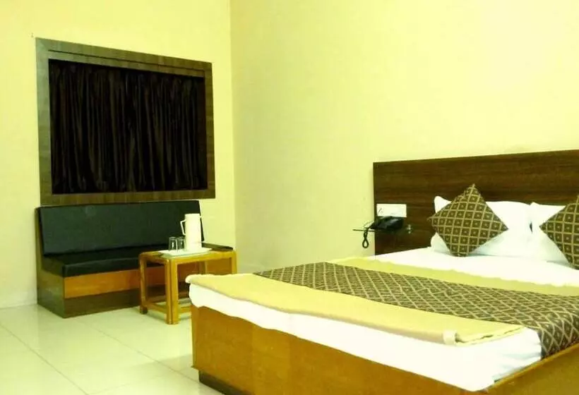 ホテル Empire Gandhidham