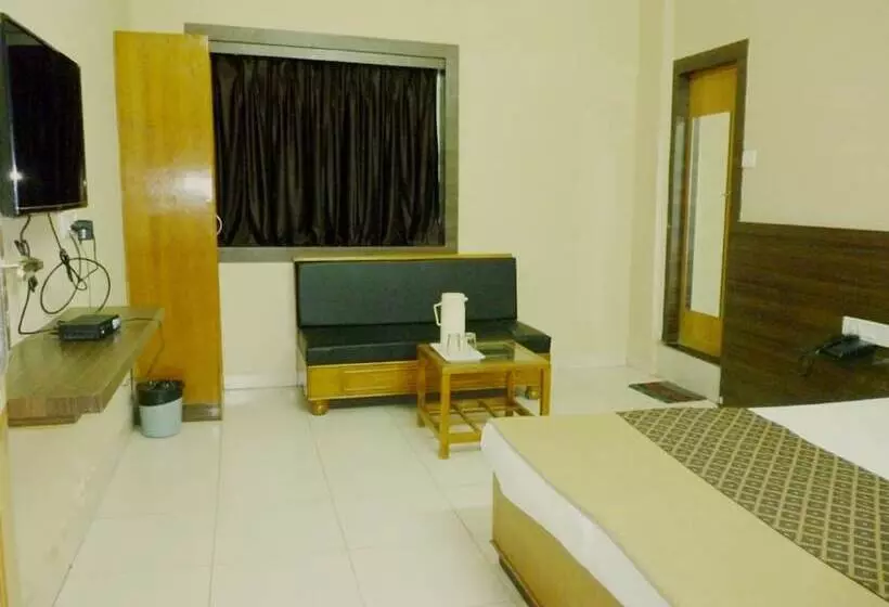 ホテル Empire Gandhidham