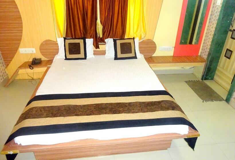 Hotel Raj Palace By Sky Stays