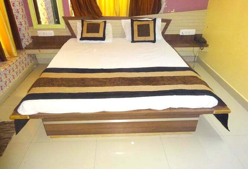 Hotel Raj Palace By Sky Stays