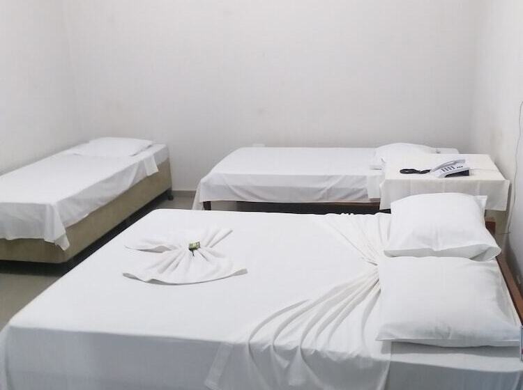 Отель Roda Viva Park