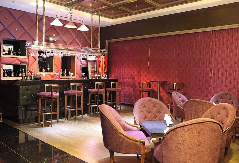 فندق Shelton Rajamahendri