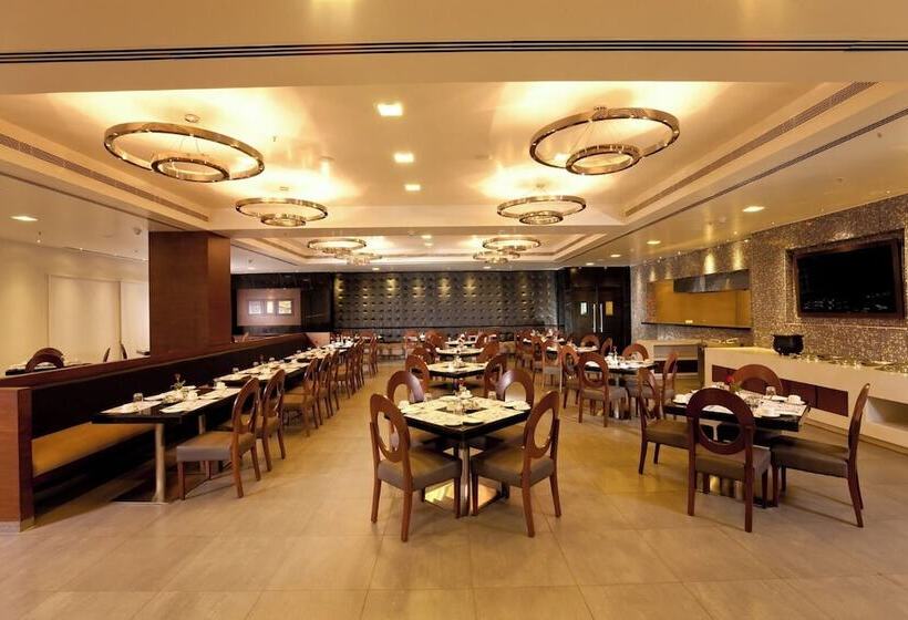 فندق Shelton Rajamahendri