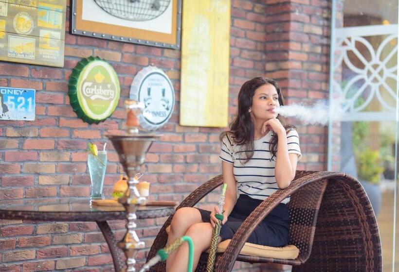 فندق The Golden Crown