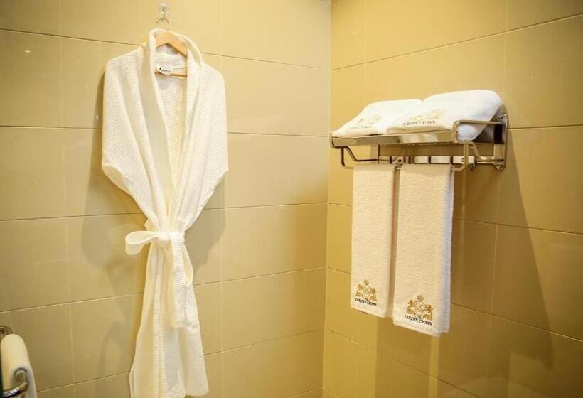 فندق The Golden Crown