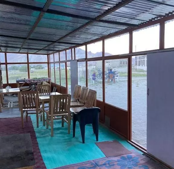 ベッドアンドブレックファースト Amchi Homestay Ladakh By Lexstays
