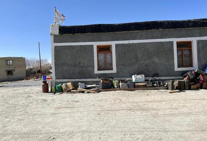 Nocleg ze śniadaniem Amchi Homestay Ladakh By Lexstays