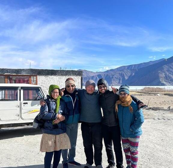 Nocleg ze śniadaniem Amchi Homestay Ladakh By Lexstays