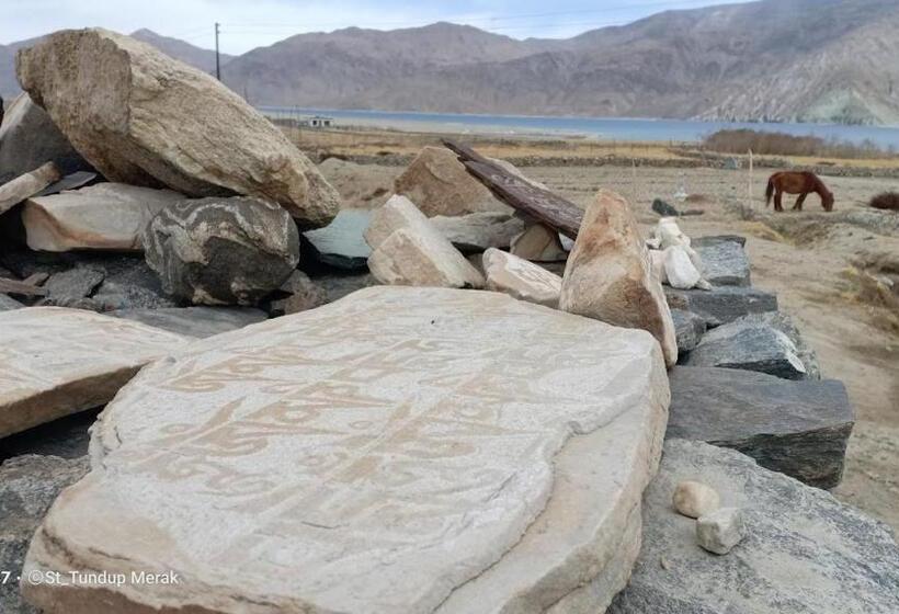 Nocleg ze śniadaniem Amchi Homestay Ladakh By Lexstays