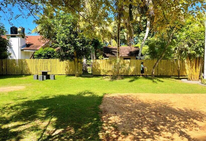 مبيت وإفطار Cenreeza Airport Villa