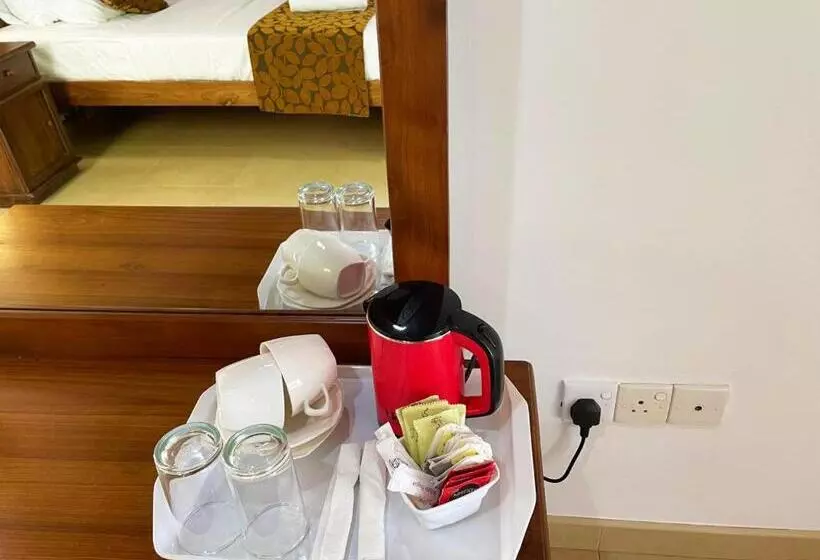 Aamiaismajoitus (B&B) Cenreeza Airport Villa